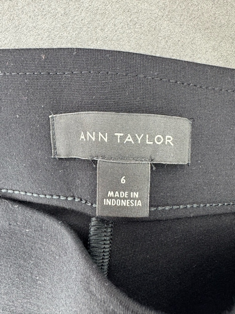 Ann Taylor Faux Leather Front Panel Pants Black Pull On Leggings Size 6 - Picture 4 of 7